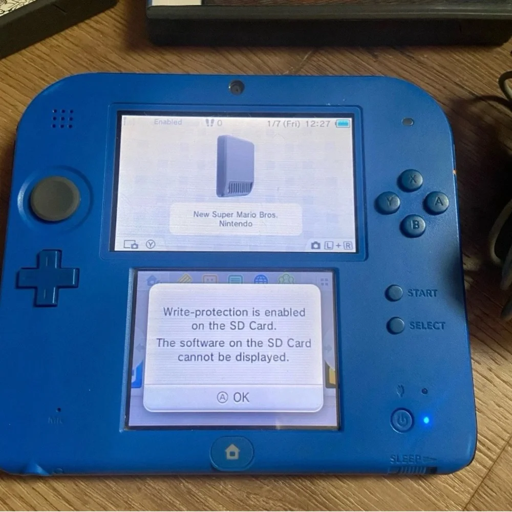 Nintendo 2DS Handheld Game Console FTR-001 Electric Blue Charger Mario 6 Games